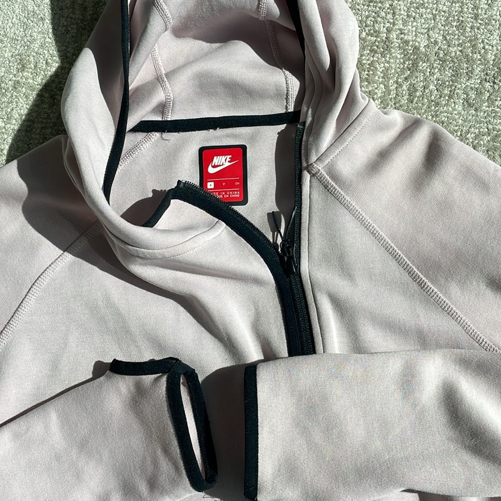 Nike Tech Cape